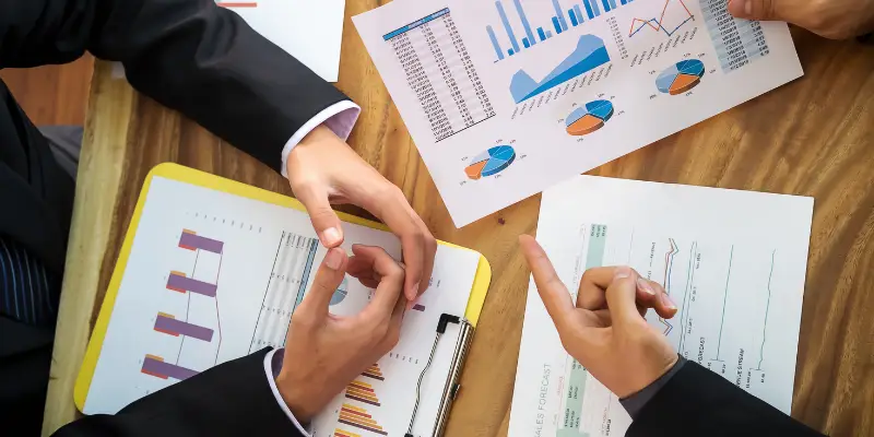 So sánh chi phí Thuê ngoài Marketing vs Tự vận hành (11)