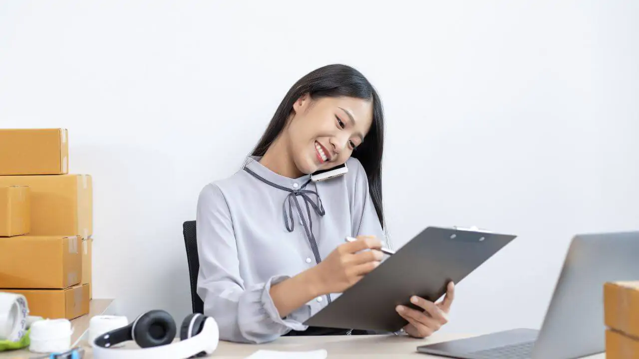 phí sàn tiktok shop 2025 là bao nhiêu